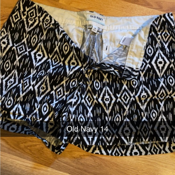 Lot of Women’s Shorts - Picture 2 of 10